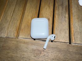 Originale Apple Airpods 2. Gen (A1602)- Lightning