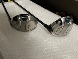 2 Männer Golfschläger rechts
