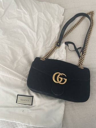 GUCCI GG Marmont Tasche samt schwarz