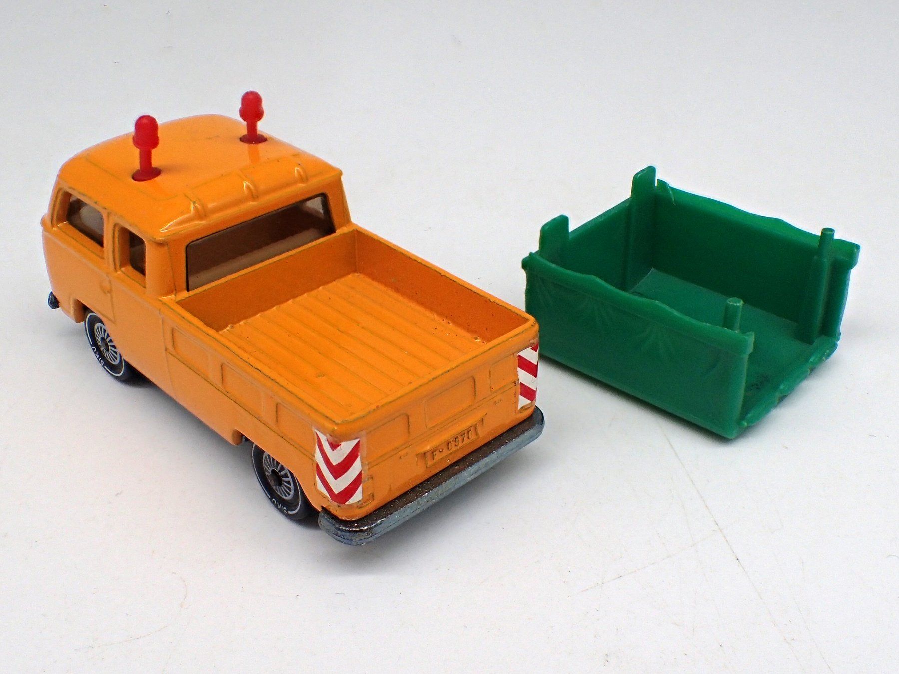Siku Modellautos: Siku 1331/302 - VW T2 orange – Gebraucht aus Ostermundigen von archeopteryx 1