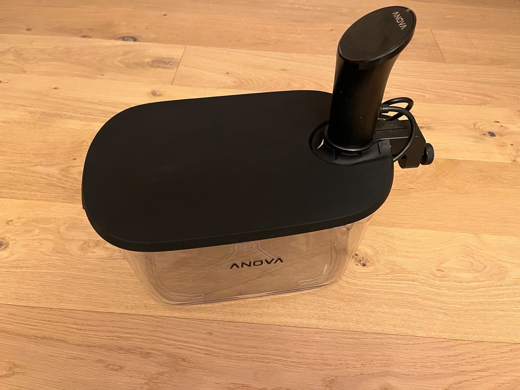 Küchengeräte: Anova Sous Vide Precision Cooker inkl. 12L Behälter – Gebraucht aus Hüttikon von