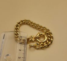 Elegantes Goldige Massiv Armband