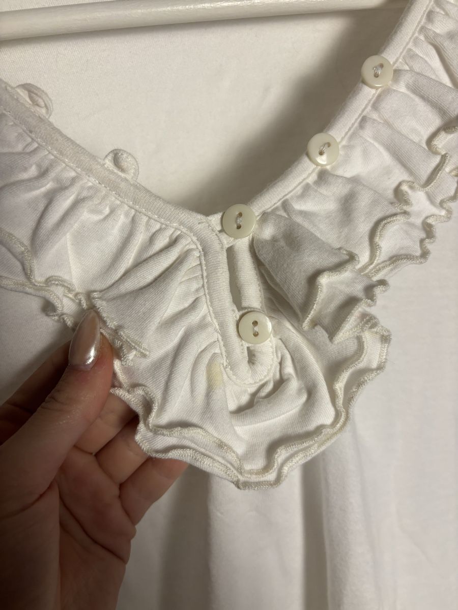 Top: vintage ruffle longsleeve with buttons – Usato da Leissigen venduto da lamooniade 3