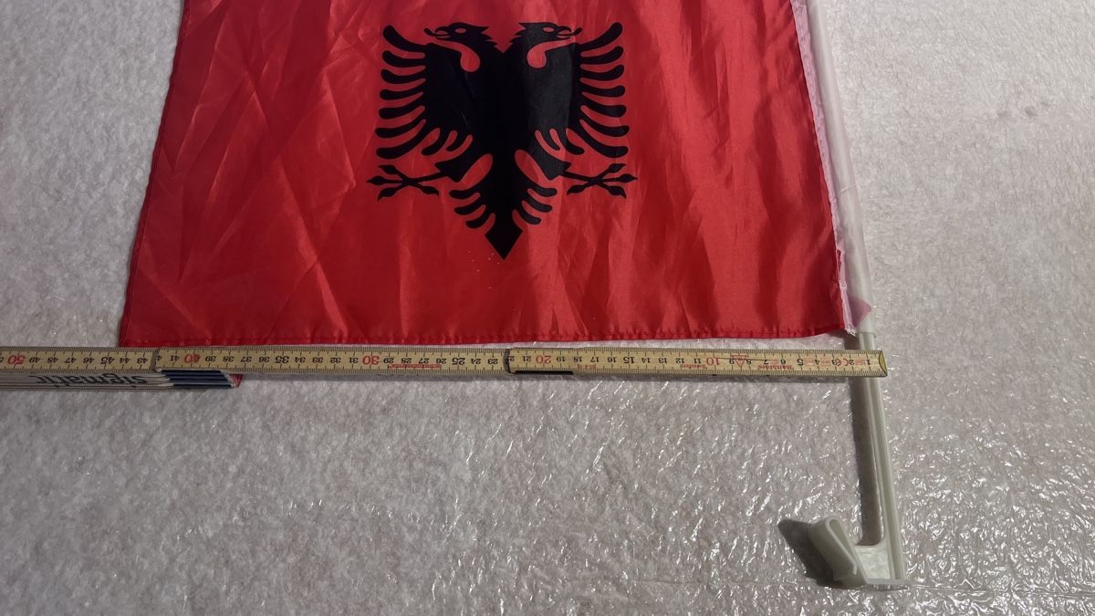 Bandiere: Albanische/Schweizer Autofahne, – Usato da Rotkreuz venduto da perlengott 1
