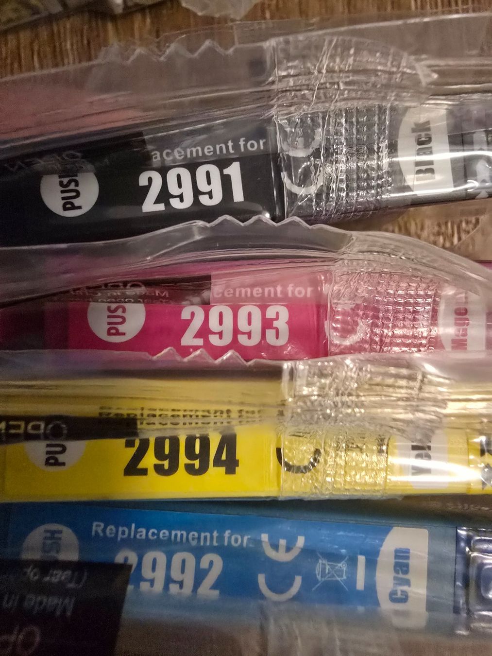 Epson Cartucce per stampanti & toner: Epson Druckerpatronen - Neu! – Nuovo e nell'imballaggio originale da Marthalen venduto da iron_heart01 1