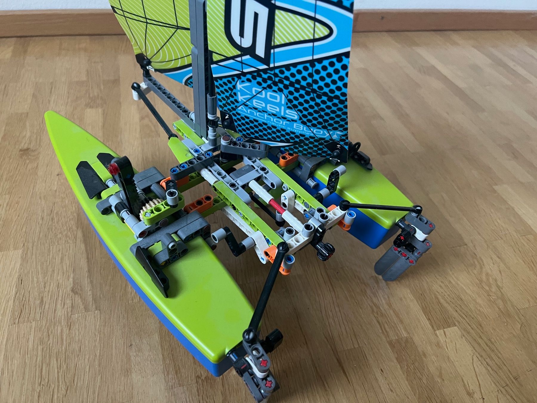 Lego Baukästen: LEGO Technic, Katamaran 42105 – Gebraucht aus Zürich von luc70 3