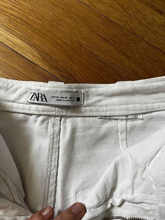Pantaloni: ZARA Short – Usato da Zürich venduto da apple-pie12 3