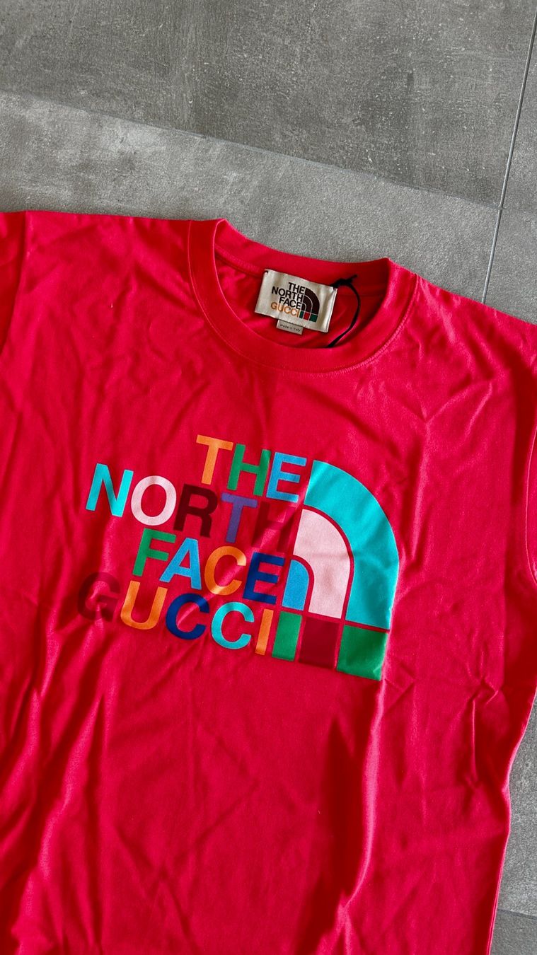 T-Shirts: T-shirt Gucci & The north face – Neu und originalverpackt aus Lugano von juledo 1