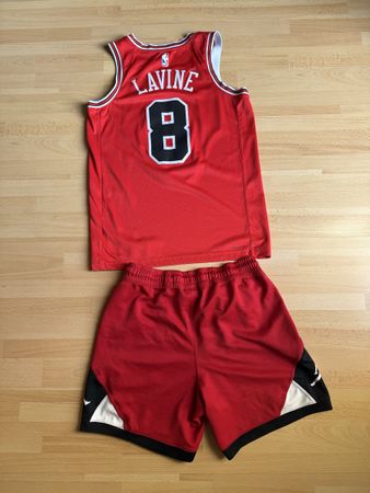 Basketball Tank Top mit Shorts