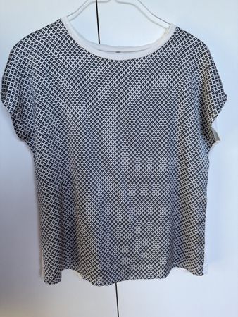 Damen T-Shirt weiss mit Muster Grösse S guter Zustand