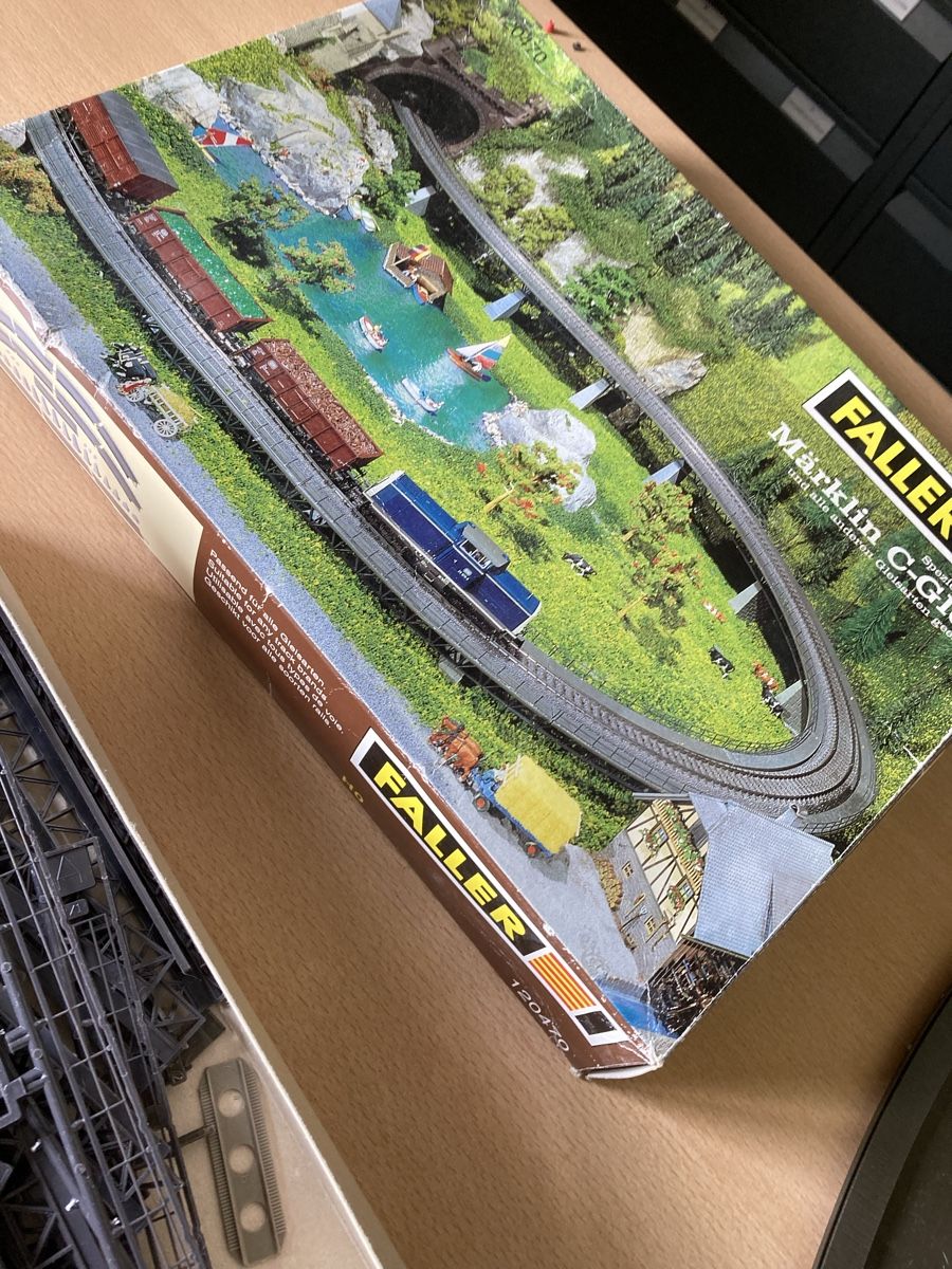 Märklin Modelleisenbahnen: Märklin / Faller – Gebraucht aus Niederuzwil von Miami1999 1