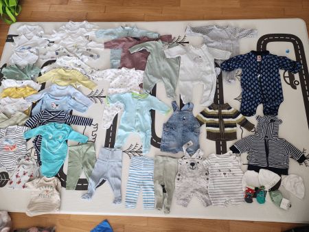 Süßes Baby Kleider Paket für Jungen–Grösse 50/56- 40 Teilen