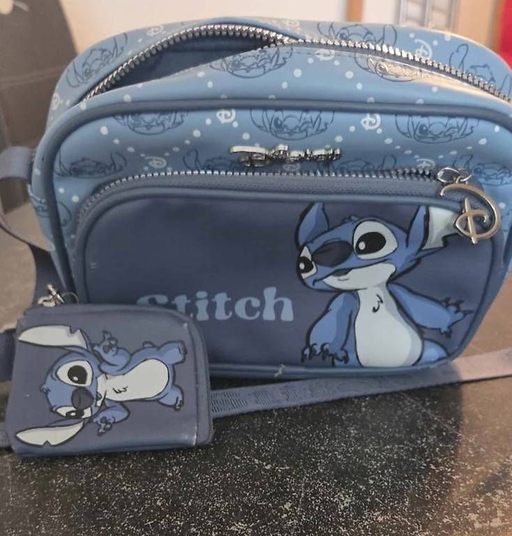 Borse da donna: Sac à main Stitch bleu – Usato da Prilly venduto da cam_v6vc 1