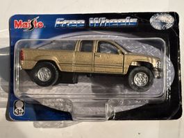 Chevrolet Silverado fabriqué par Maisto (no Dinky Toys)