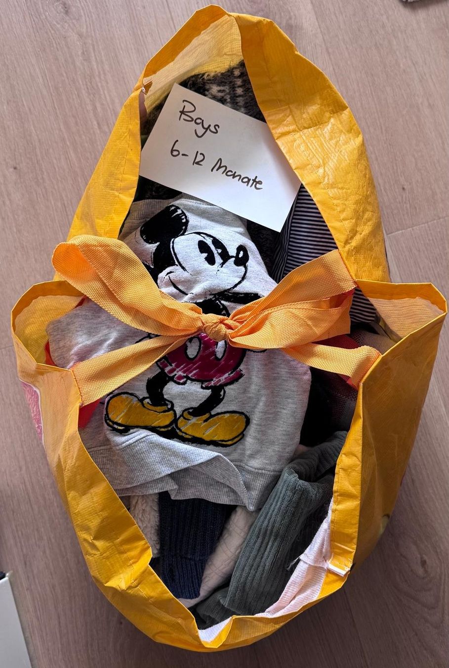 Kleiderpakete & -sets: Babykleider Junge 6-12 Monate – Gebraucht aus Davos Dorf von BenoitFichaux 1