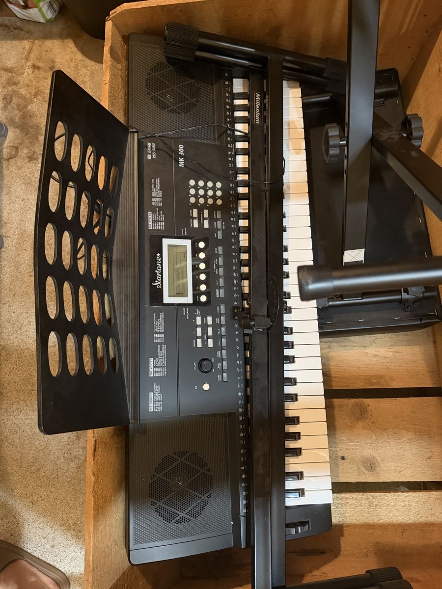 Musikinstrumente: Piano Startone MK-300 – Gebraucht aus Rudolfstetten von DaveHM98