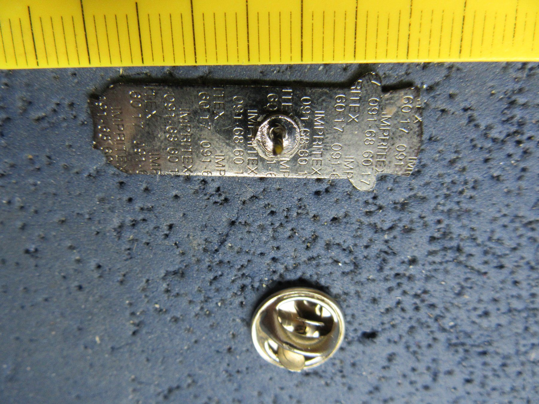 Swiss Plaketten & Abzeichen: GLARNER SALAMI PIN – Gebraucht aus Ettingen von Hausi4711 1
