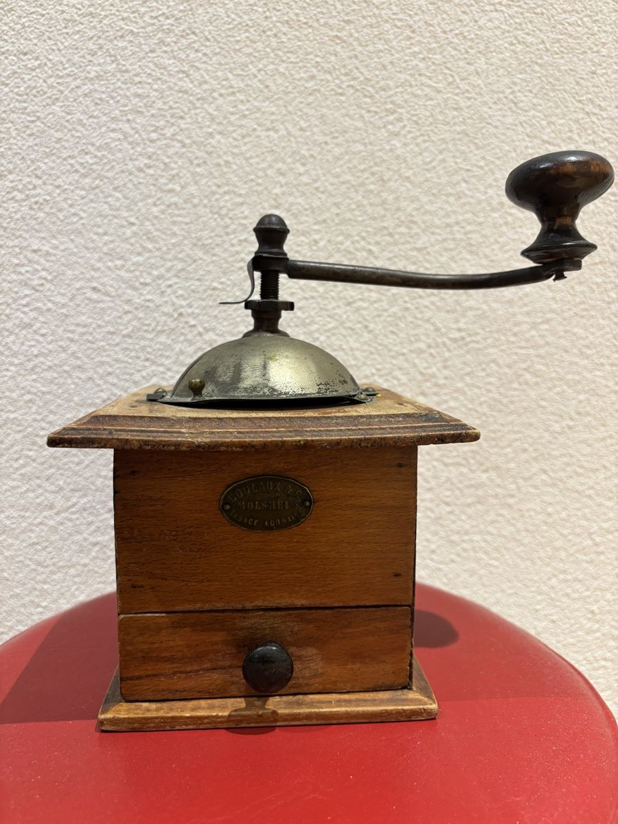 Appareils de cuisine: Alte Kaffemühle Holz Metall – D'occasion à Flums par Limatools