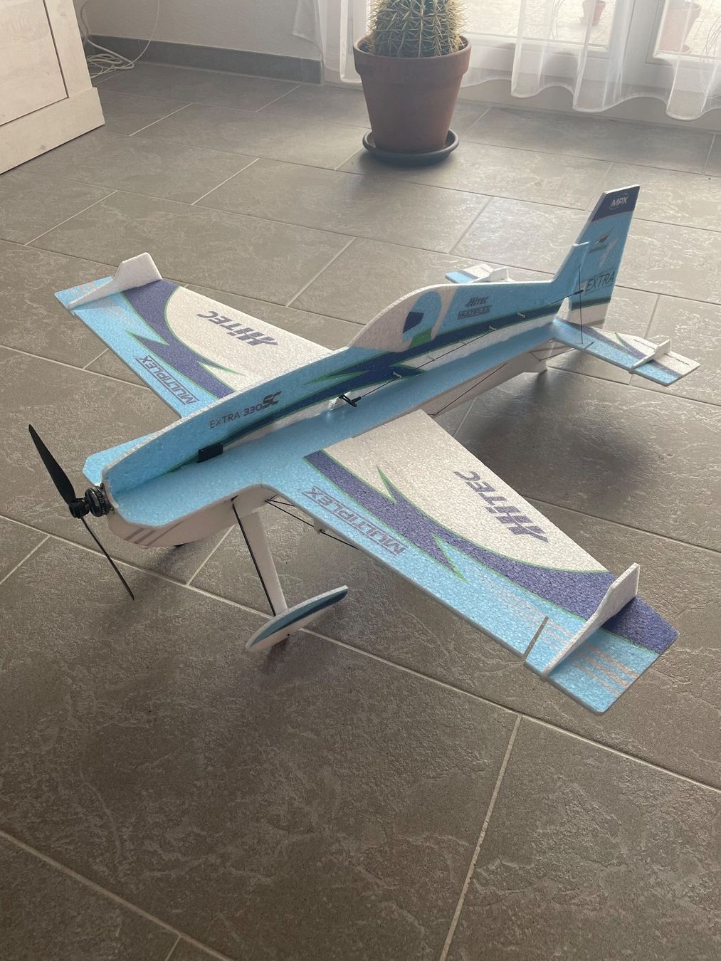 Multiplex RC Kits de montage: Multiplex Extra 330sc Indoor – D'occasion à Brunegg par dav_vhz9