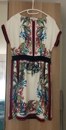 Très belle robe d’été colorée