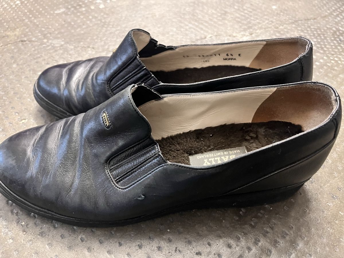 Bally Scarpe da donna: Bally Black Leather Loafers Size 6.5 E - Vintage – Usato da Lausanne venduto da Danash 7