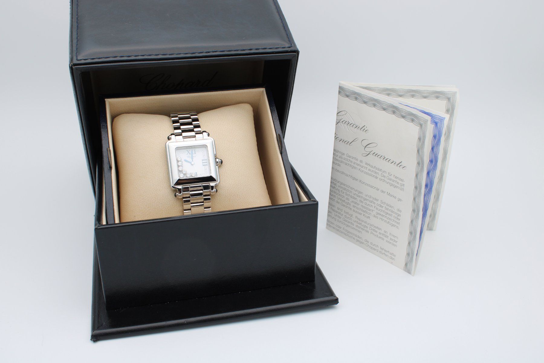 Chopard Orologi: Chopard Happy Sport Square Floating Diamonds | Full Set – Usato da Brüttisellen venduto da Alphawatch 7