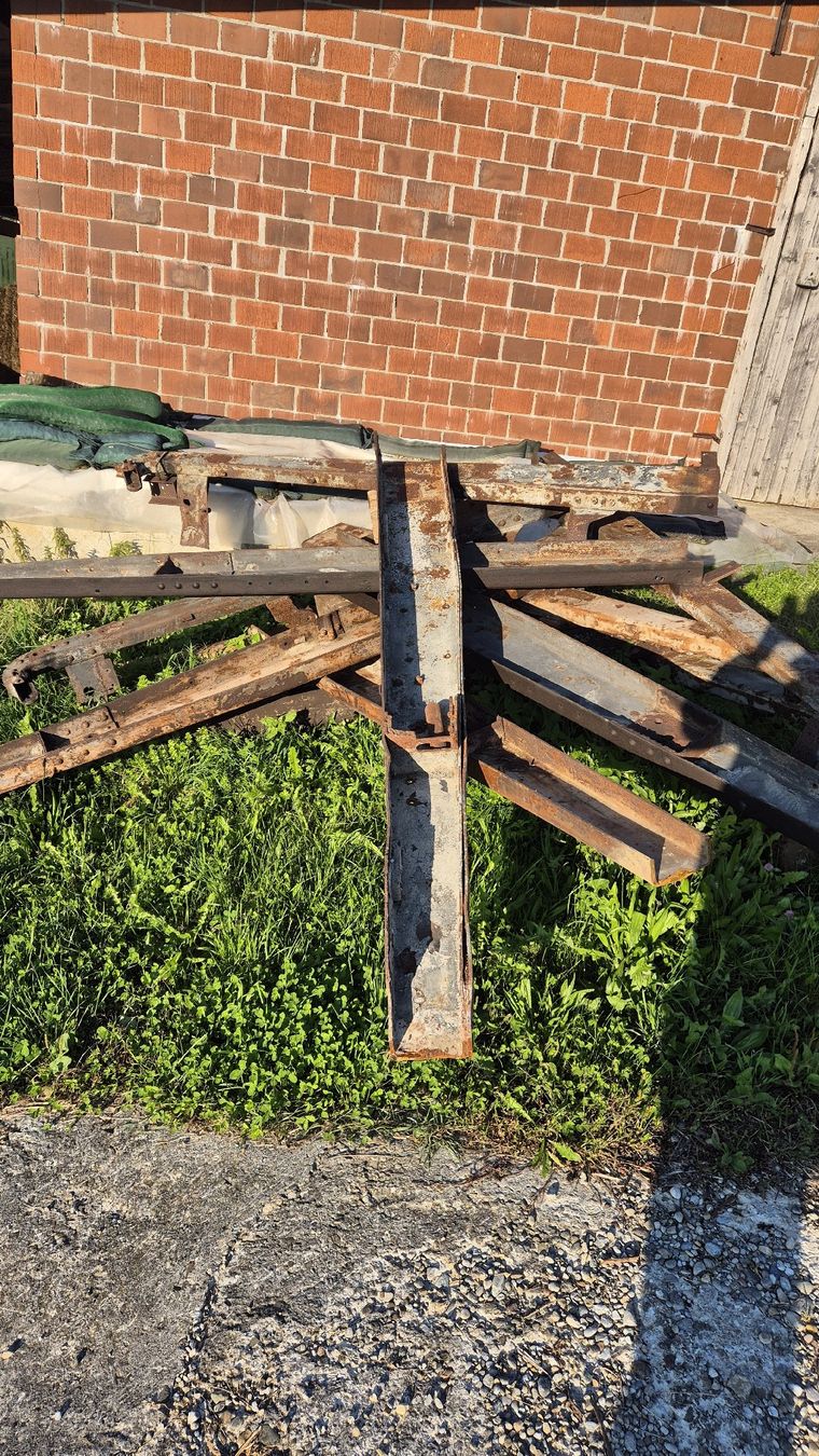 Balken: Stützen/Träger aus alten Chassis – Gebraucht aus Hofstetten ZH von fabi043 1