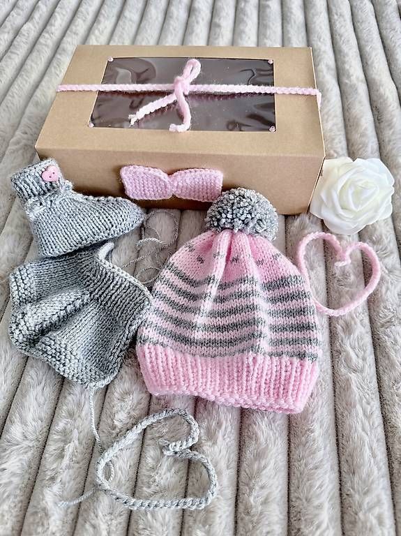 Socken für Kinder:       Handgestricktes Babyset als Geschenk – Neu und originalverpackt aus Niederuzwil von jas_256j 2