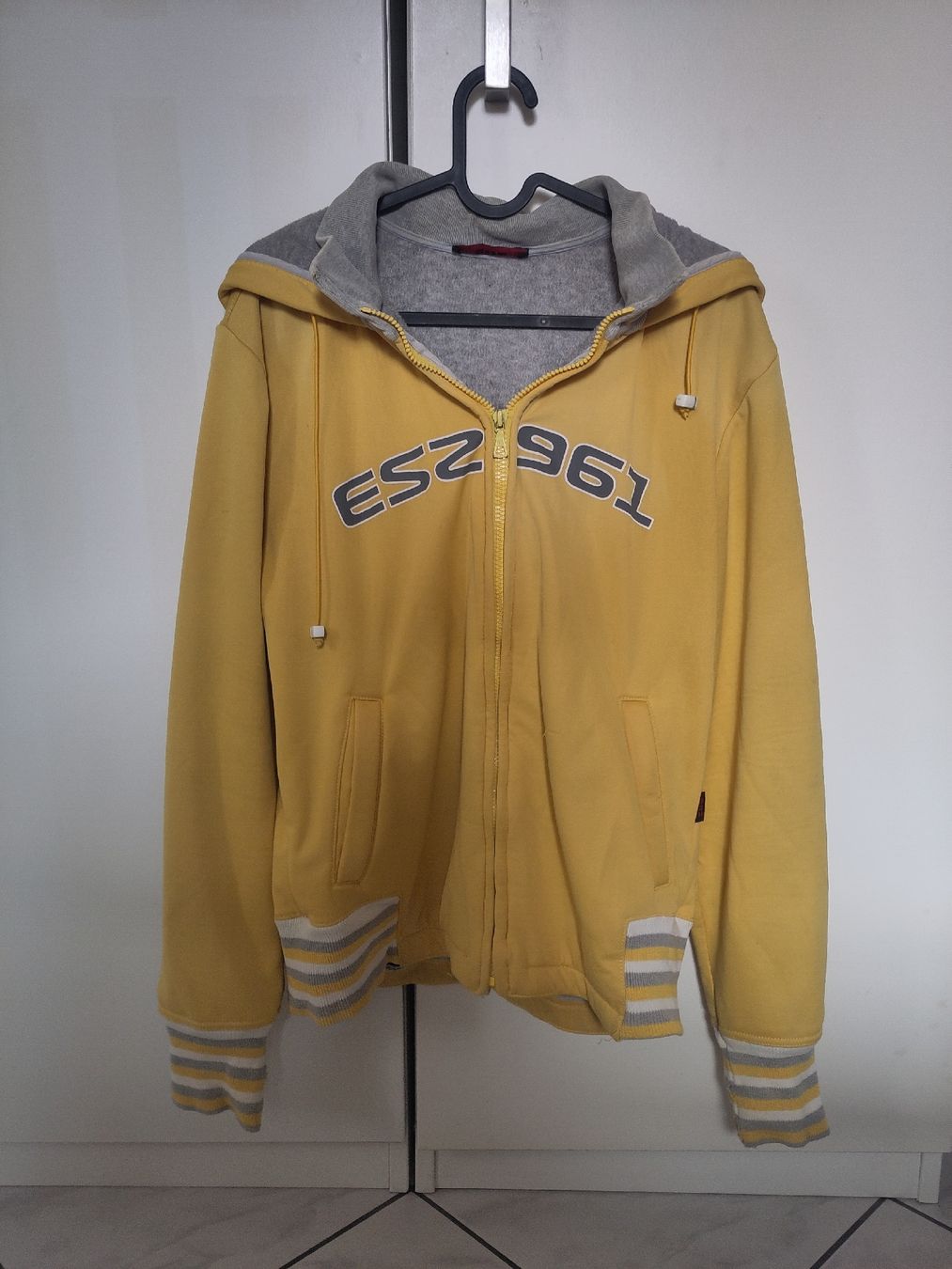 Giacche: Giacca Essenza_Jacke esz – Usato da Losone venduto da _robla_