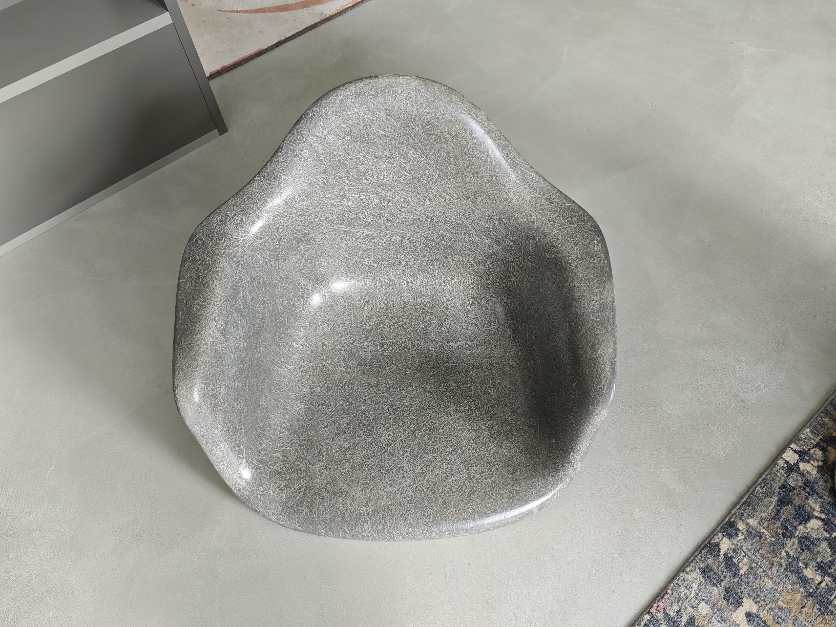 Herman Miller Sessel: Original Eames / Herman Miller Sitzschale, elefant grey – Gebraucht aus Windisch von this-and-that