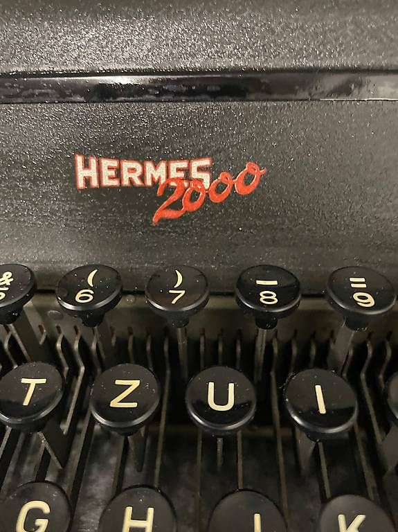 Machines à écrire: Schreibmaschine Hermes 200 – D'occasion à Abtwil SG par N.September 1