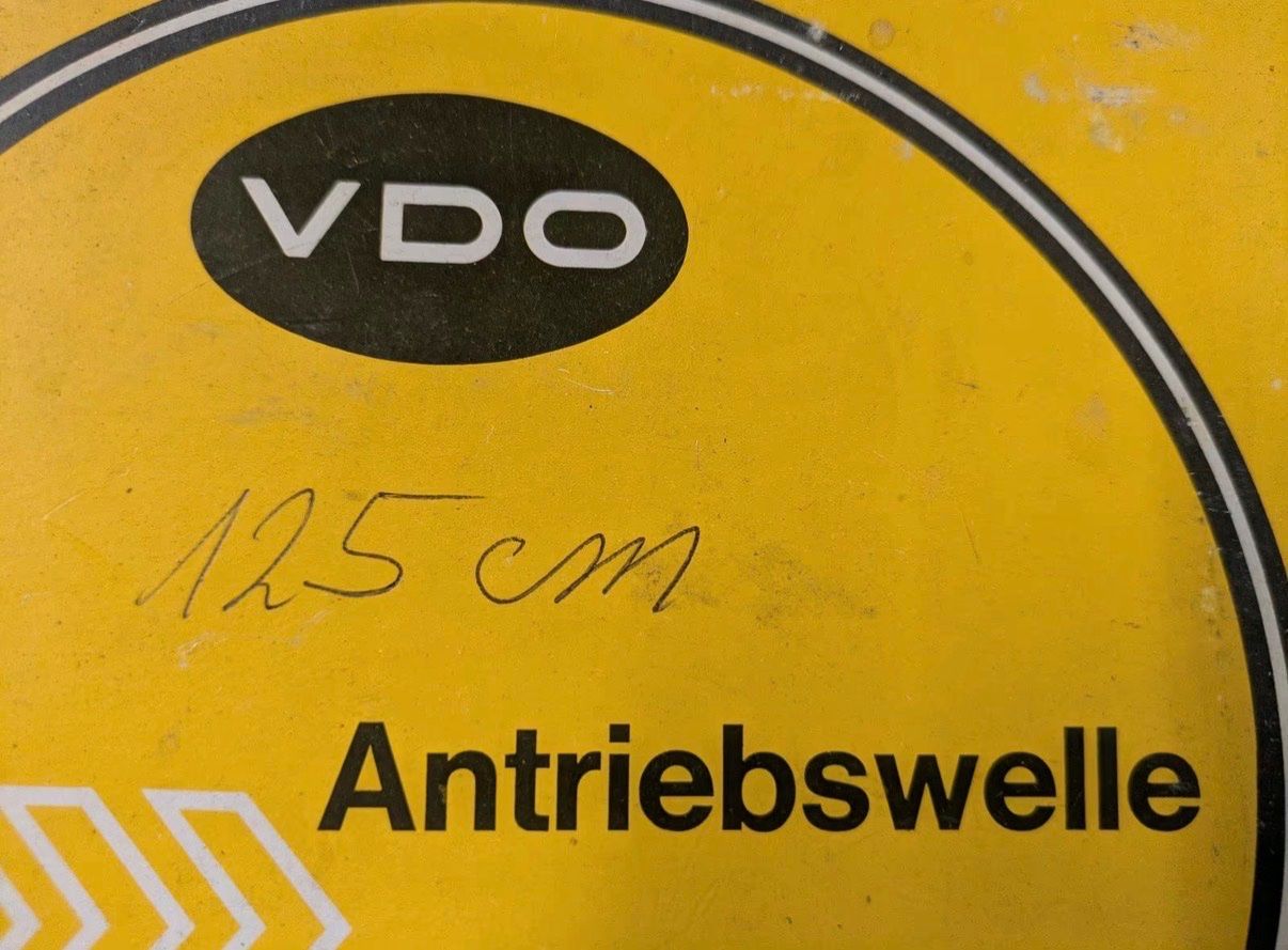 Mercedes-Benz Tutti pezzi di ricambio auto: Mercedes Benz Oldtimer Tachowelle , 125cm – Usato da Luzern venduto da Basa73 1