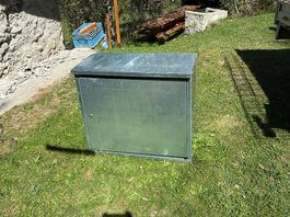 Armoire pour 2 bouteilles de gaz de 11 kg.