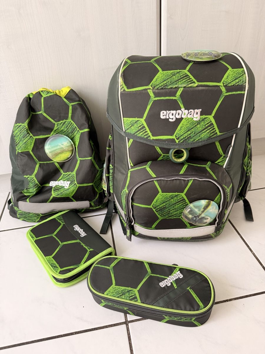 Ergobag Kindertaschen: Ergobag Schulrucksack Set Fussball Grösse L – Neu (gemäss Beschreibung) aus Luzern von Welfa