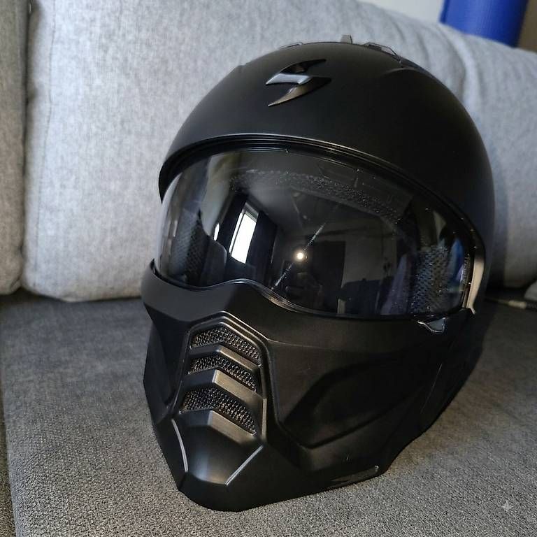 Helme & Visiere: Motorrad Helm S / Scorpion EXO-Combat – Gebraucht aus Arbon von ney_jjh9