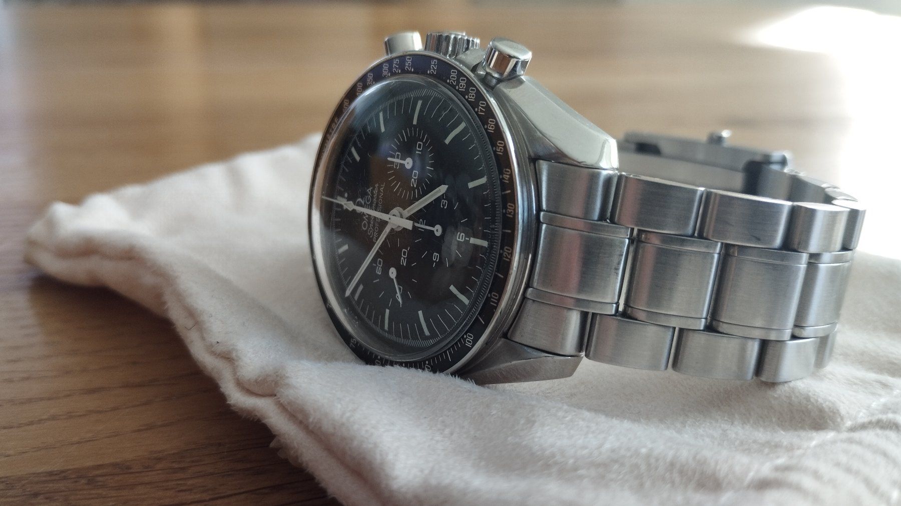 Omega Orologi: Omega Speedmaster Professional JG 2018 mit Legendary-Box – Usato da Eiken venduto da Koh 6