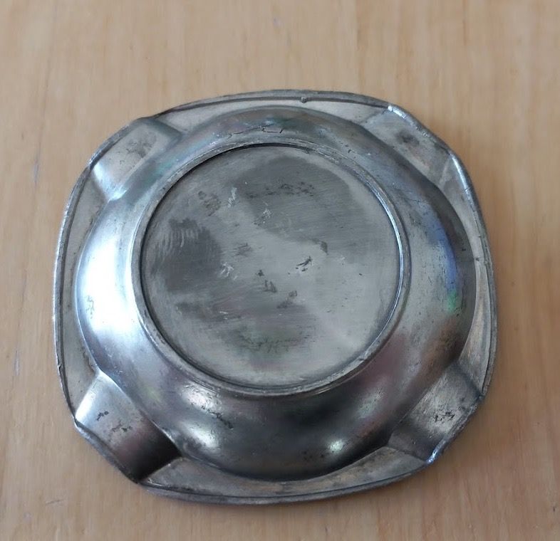 Aschenbecher: Cendrier en argent avec auto / Aschenbecher Silber mit Auto – Gebraucht aus Porrentruy von Baggionoha19 1