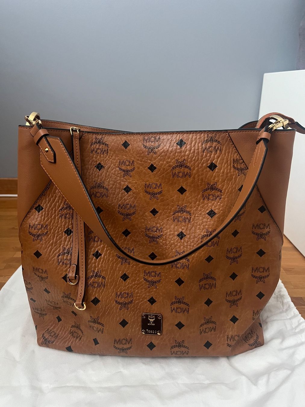 Mcm Borse da donna: MCM Hobo Bag large – Usato da Gossau SG venduto da ell_d27x