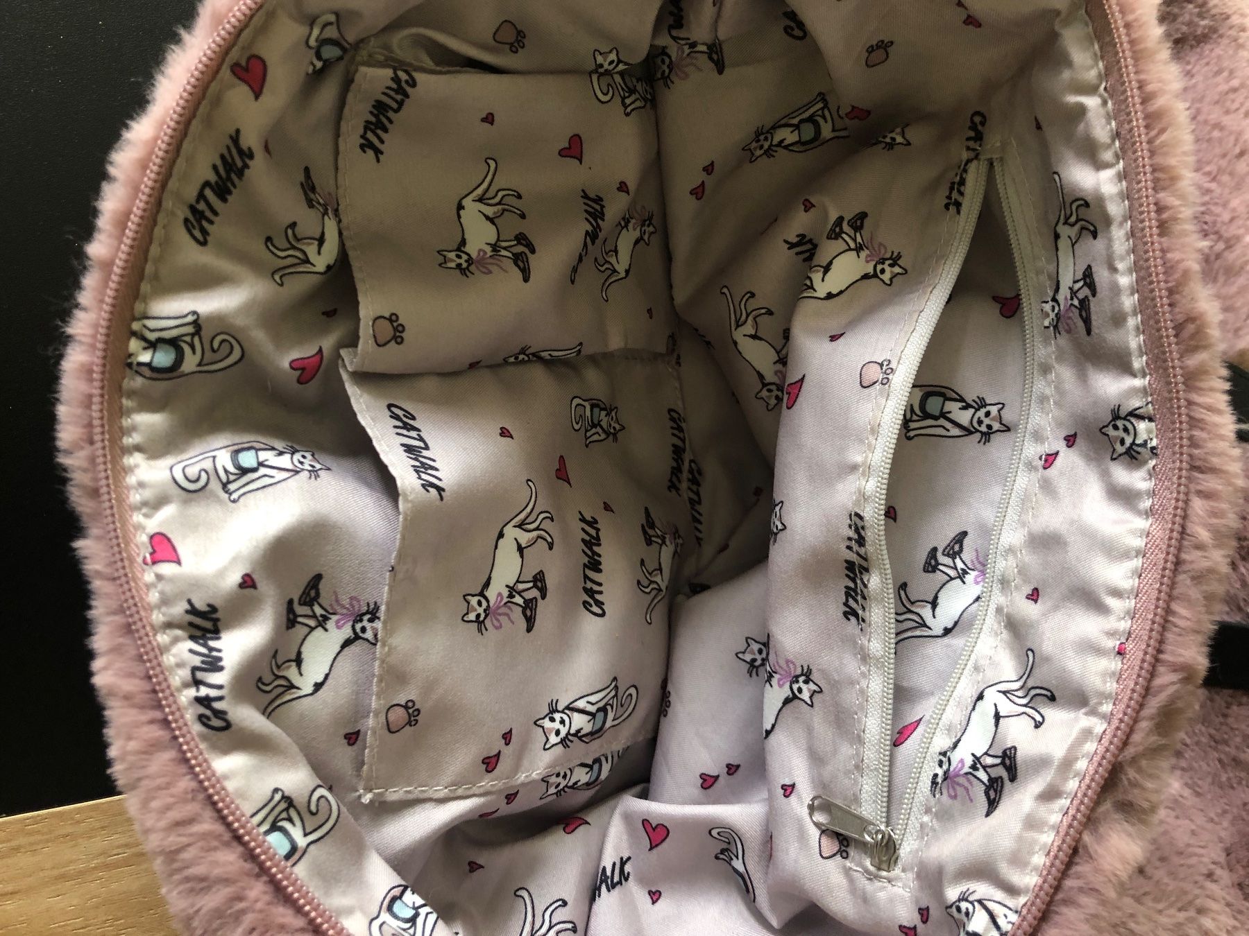 Taschen für Damen: Kuschelige Plüsch Handtasche in Altrosa. – Gebraucht aus Hochfelden von powerplay61 4