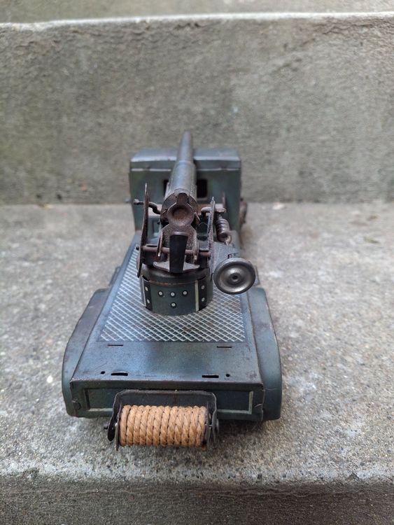 Jouets: Antiker Blech LKW mit Kanone, Vintage Spielzeugauto – D'occasion à Horriwil par TOKYONIGHTS 4