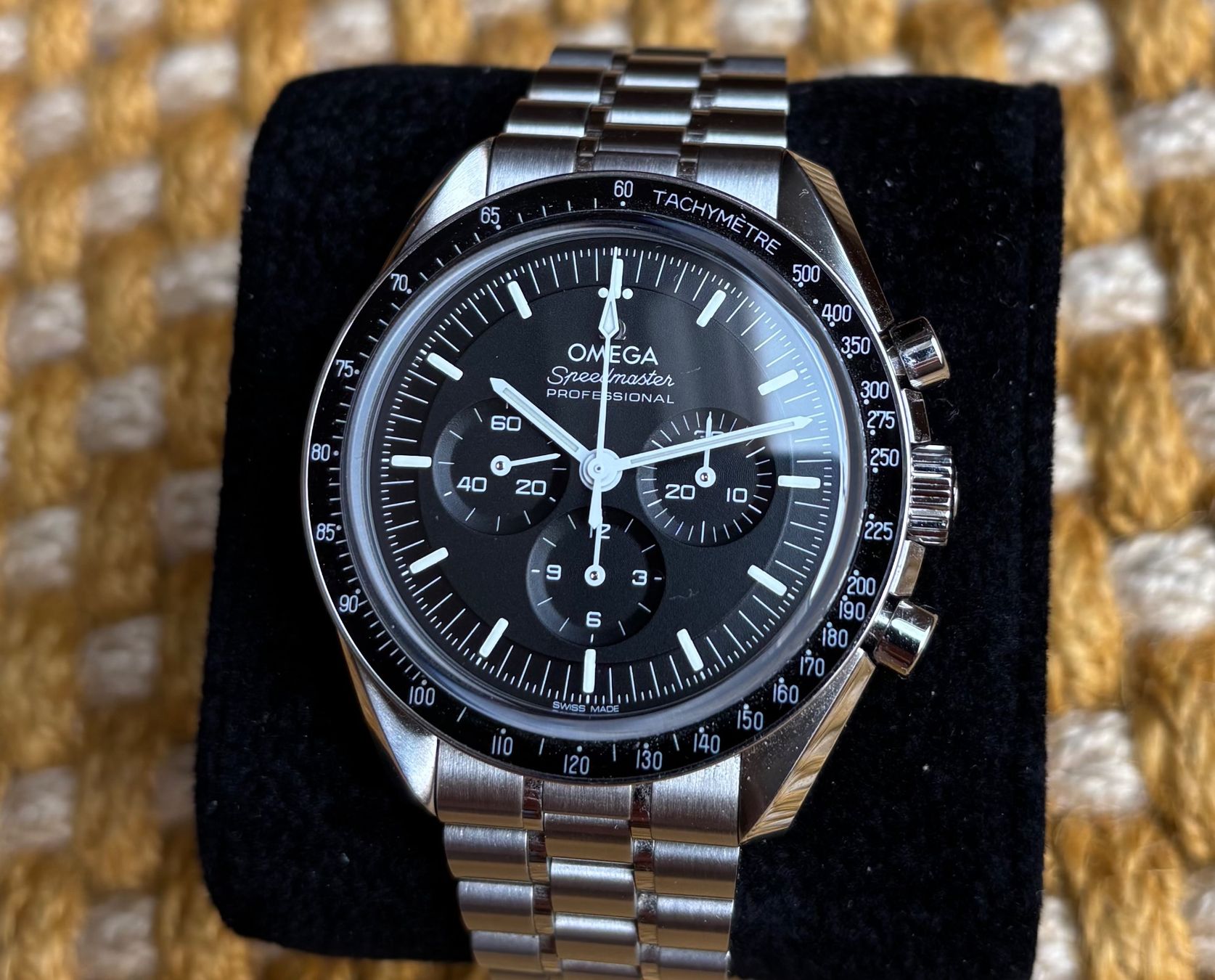 Omega Orologi: Omega Speedmaster Jg.2024 Fullset Np.7600.- – Usato da Basel venduto da unico88