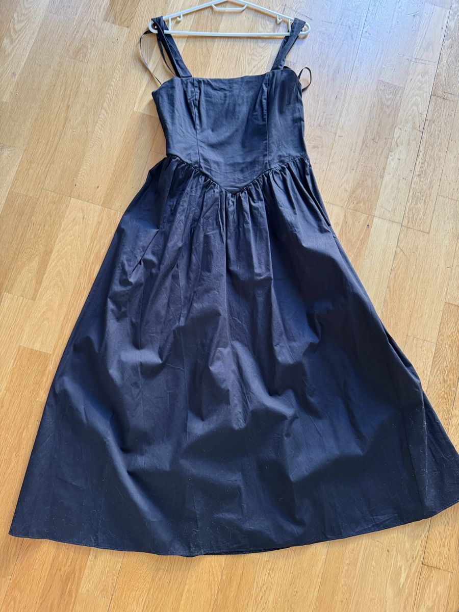 Kleider: Black long dress – Neu (gemäss Beschreibung) aus Bern von FashionK92