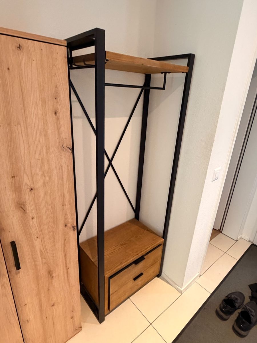 Garderobe: Jackengestell – Gebraucht aus Emmenbrücke von con_22xh 1