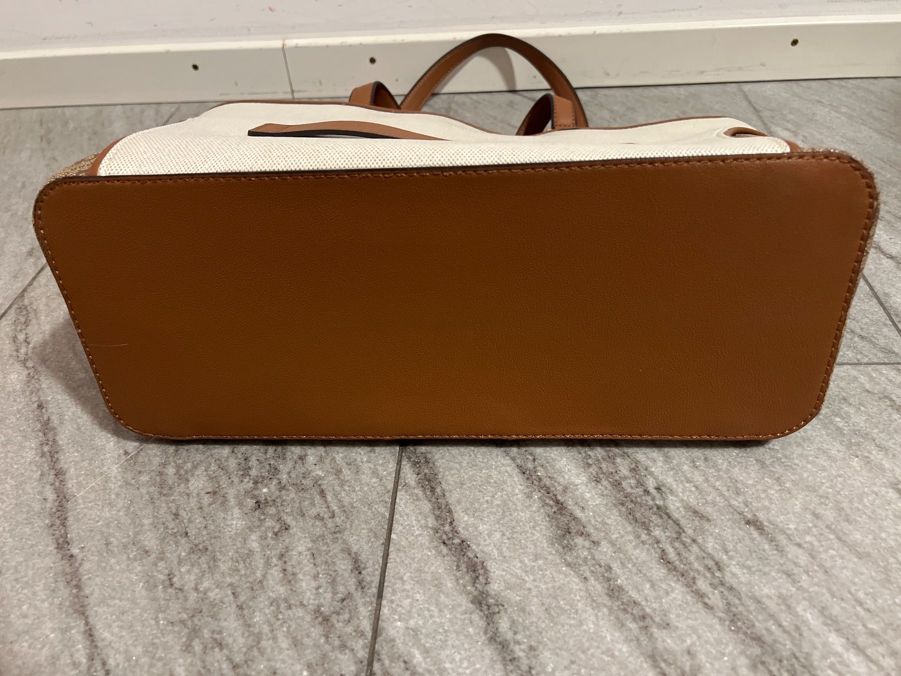 Guess Taschen für Damen: Handtasche Guess – Neu (gemäss Beschreibung) aus Zürich von bar_895c 2