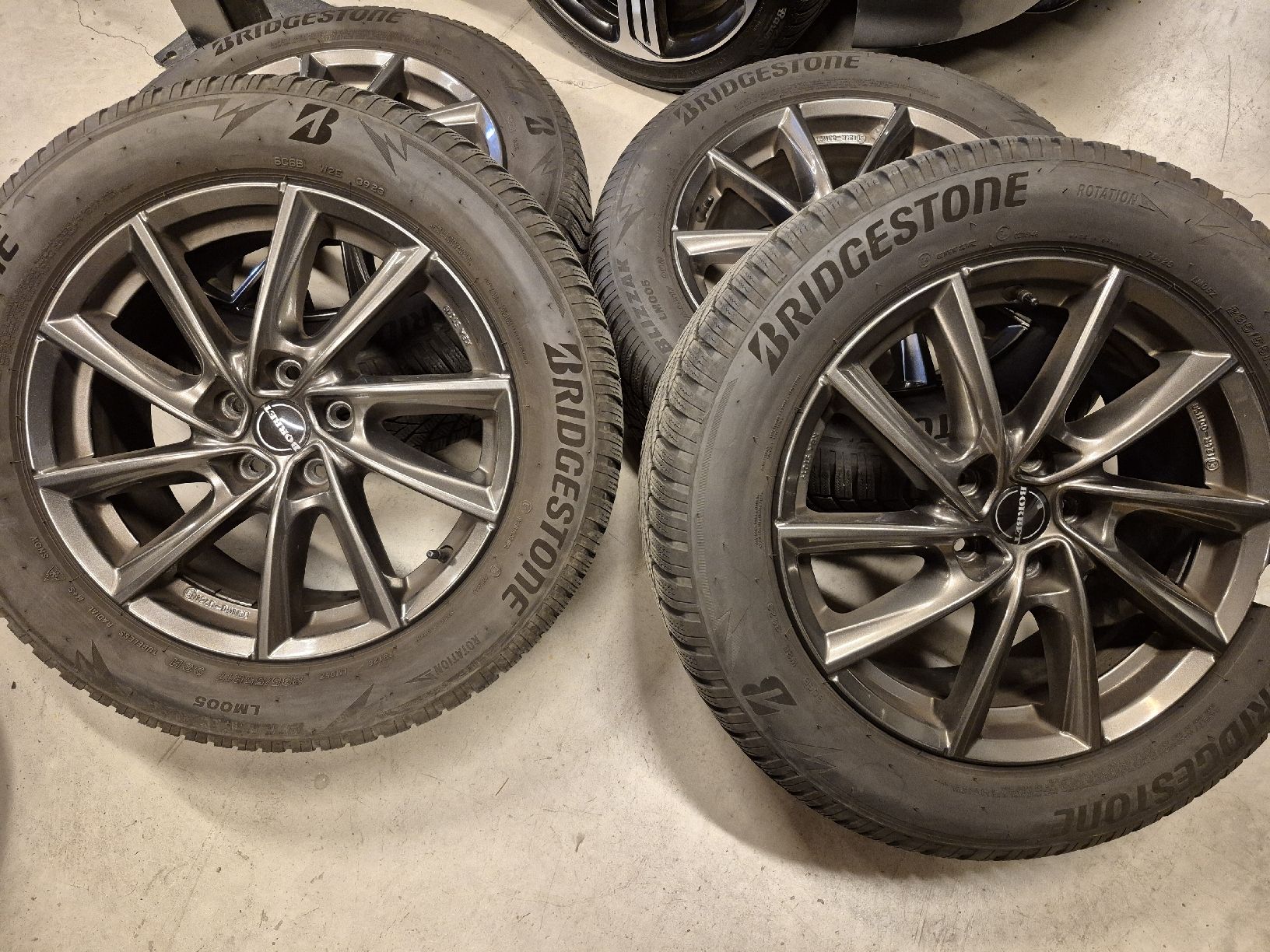 Pneus & Roues: Winterräder Ford Kuga 2018 – D'occasion à Oberuzwil par Auto-Hilber