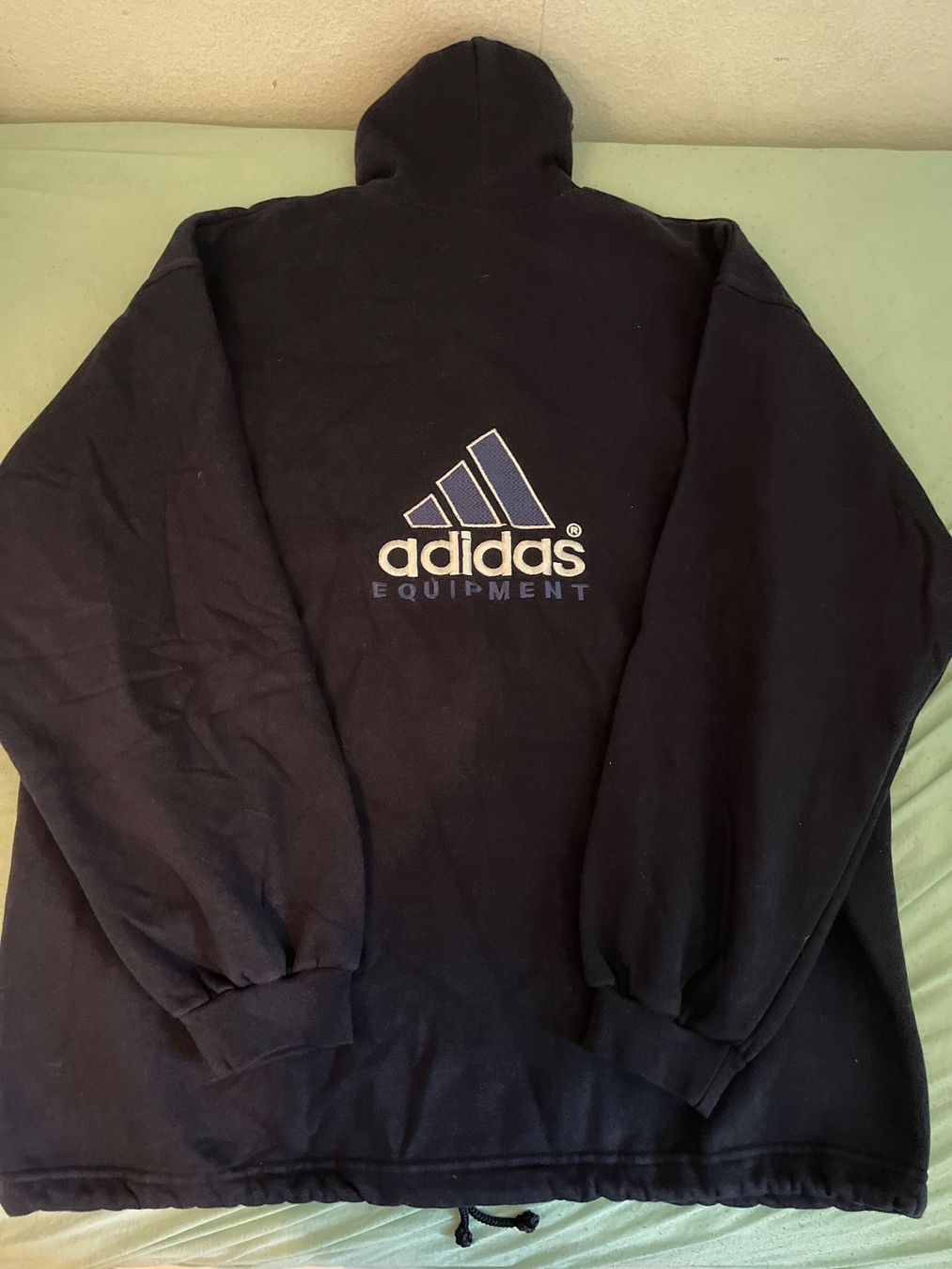 Adidas Maglioni & Felpe: Adidas Pullover mit Kapuze Dunkelblau Grösse XL – Usato da Wald ZH venduto da bastos27 2