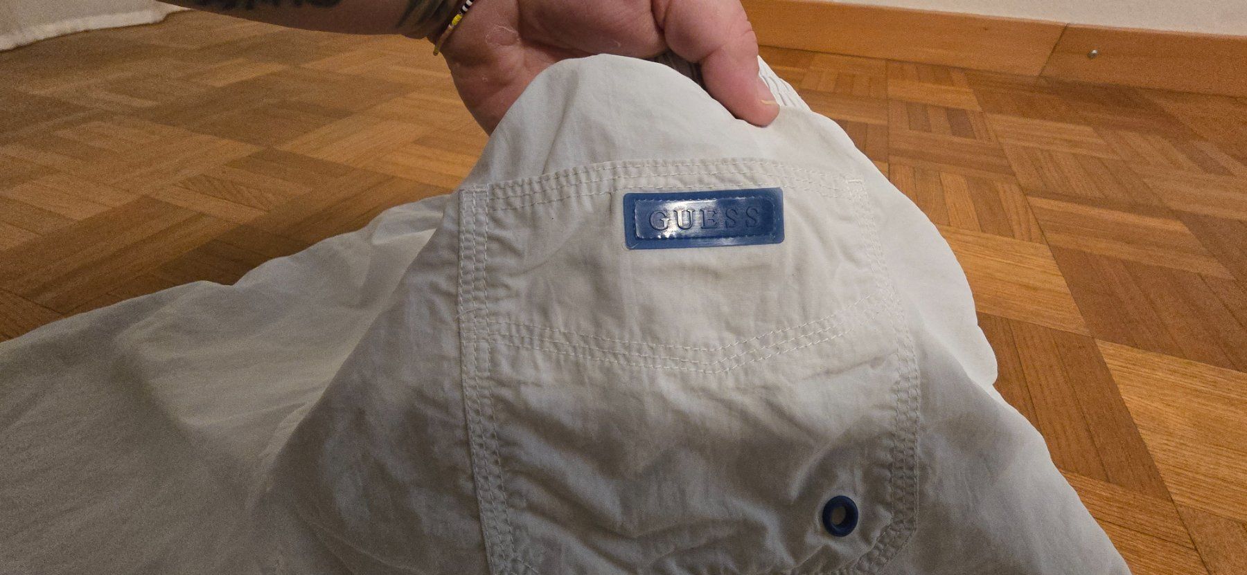 Guess Pantaloni: Guess Badeshorts – Nuovo (secondo la descrizione) da Laufen venduto da Miggeli88 3