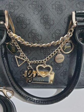 "Letzte Chance zum Kauf" Guess Tasche mit Schultergurt