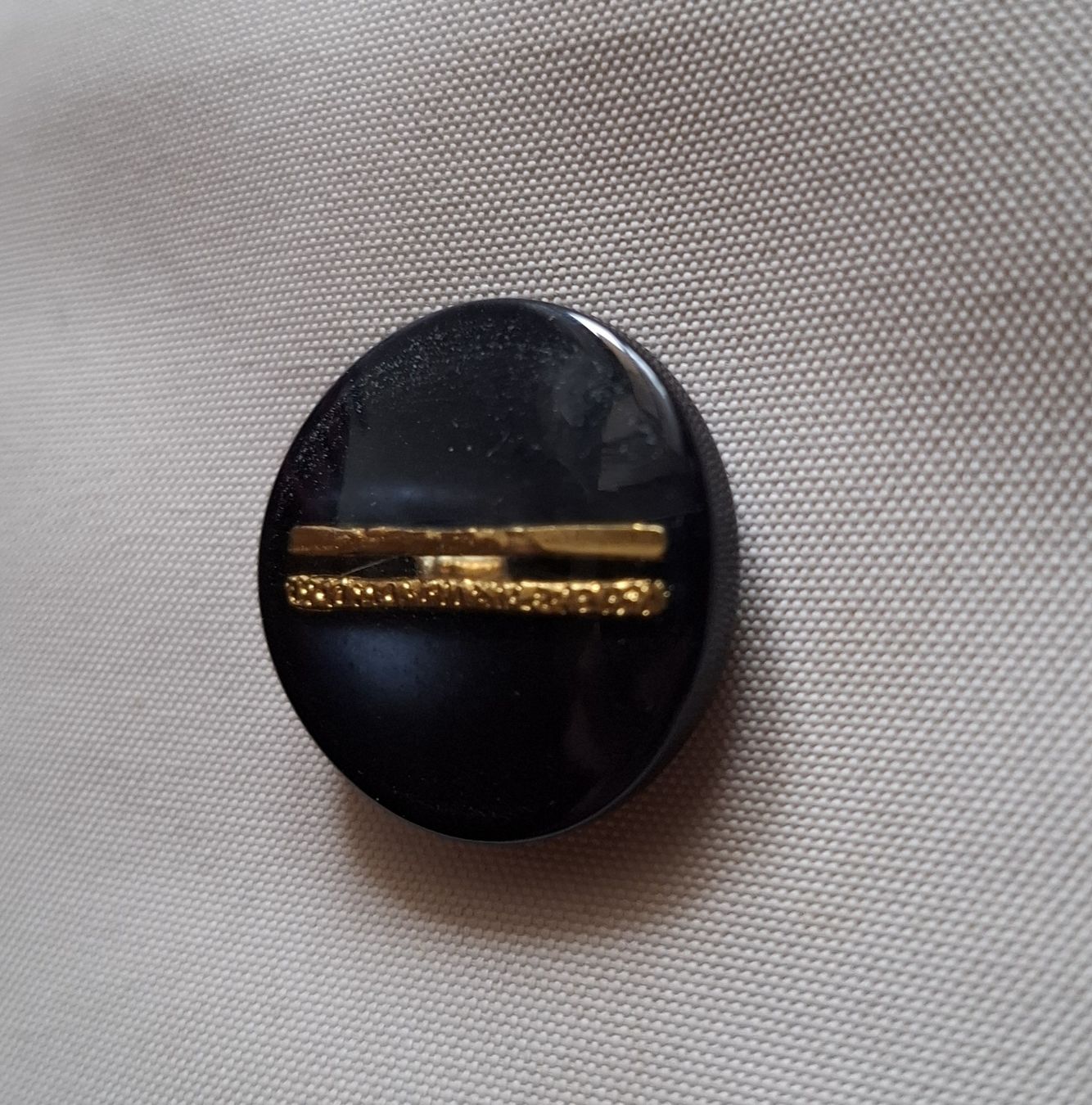 Bottoni: 1 Knopf schwarz/ blau, 29 mm. – Usato da Dietikon venduto da Hirschkopf 1