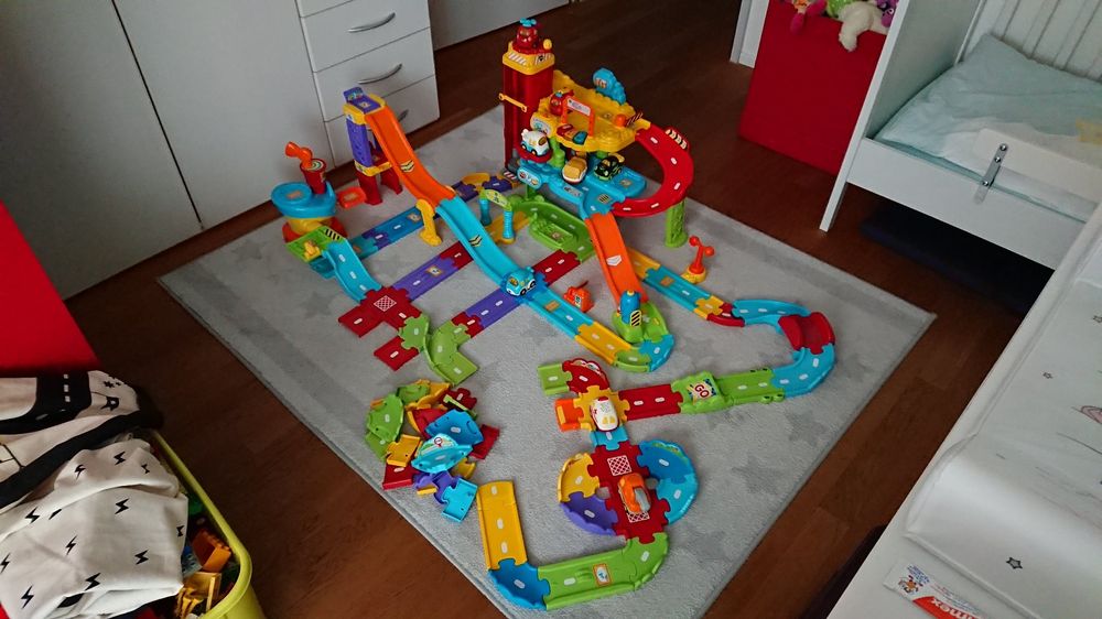Vtech Tut Tut Baby Flitzer Straßen Set mit Ampel und Sportwagen in